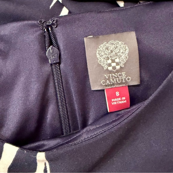 Vince Camuto Navy and White Floral Midi Dress - Picture 3 of 4